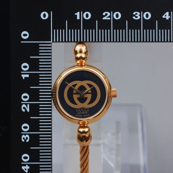 GORGEOUS Gucci Swiss Quartz Statement Watch Double GG’s 💕 - Picture 8 of 9